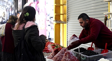 ESNAF SAYESİNDE AYAĞA KALKIYOR