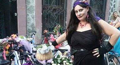 GÜLSEN DEMİRLİ : 'YAKINDA SÜRPRİZLERİM VAR'