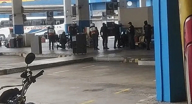 ALIKONAN OTOBÜSTE REHİNE PAZARLIĞI