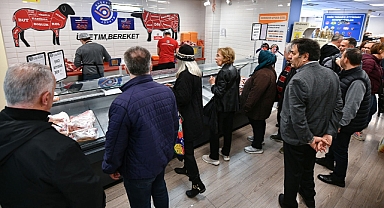 ANKARA'DA UCUZ ET KUYRUĞU