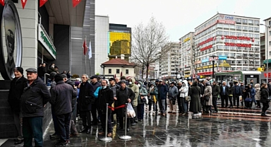 BAŞKENT UCUZ ET İÇİN KUYRUKTA