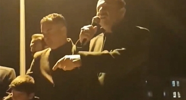 BİZE OY VERMEZSENİZ AÇ KALIRSINIZ