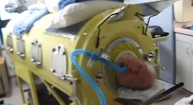 DEMİRDEN KAFESTE YAŞADI BUGÜNE KADAR