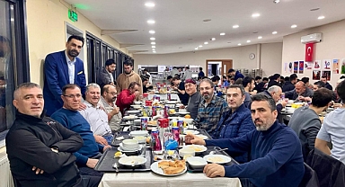 ESKİ VE YENİ GAZETECİLER İFTARDA BULUŞTU