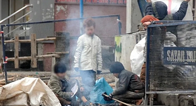 EVLERİN GEÇİMİ ÇOCUK İŞÇİLERİN SIRTINA BİNDİ