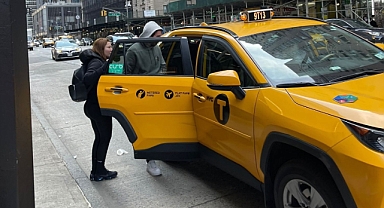 FİRARİ ANNE-OĞUL GÜLE OYNAYA TATİL YAPIYOR