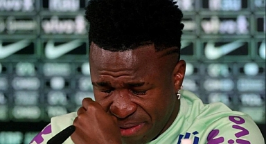 GÖZYAŞLARINA HAKİM OLAMADI