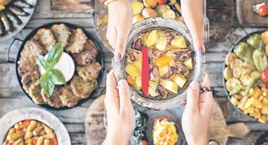 İFTAR YEMEĞİNİ ARA VEREREK TÜKETİN