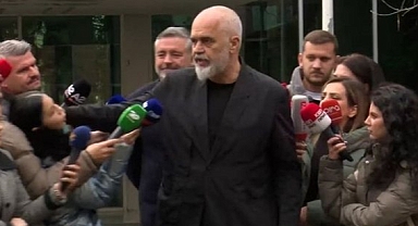 KADIN GAZETECİYE ŞAŞIRTAN SAYGISIZLIK