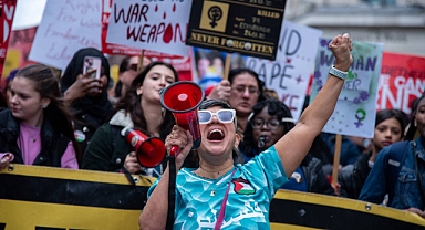 KADINA ŞİDDETE KARŞI KADINLAR AYAKTA