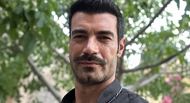 KAPISINA BIRAKILAN HEDİYELERİ ÇÖPE ATTI