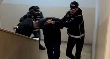 KIRMIZI BÜLTENLE ARANAN 2 KİŞİ YAKALANDI