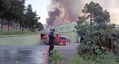 KÜÇÜKÇEKMECE'DE HALI FABRİKASINDA YANGIN