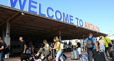 RUSLAR ANTALYA'YI TERKEDİYOR