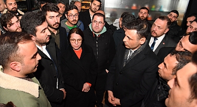 SAHNEDE ARTIK YALAN, İFTİRA VE ÇAMUR VAR