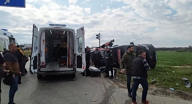 TEKİRDAĞ'DA TIR İLE MİNİBÜS ÇARPIŞTI