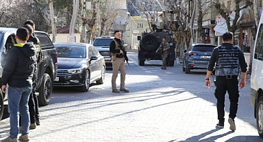 AK PARTİLİ VE DEVA'LILAR ÇATIŞTI : 1 ÖLÜ