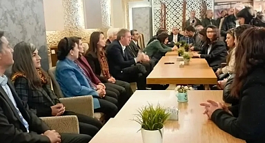 DEM'Lİ VE CHP'LİLERİN OLDUĞU BİNA ABLUKADA