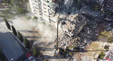 İZMİR'DE YENİ FAY HATTI KEŞFEDİLDİ