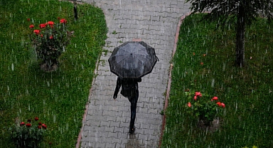 KUVVETLİ SAĞANAK BEKLENİYOR