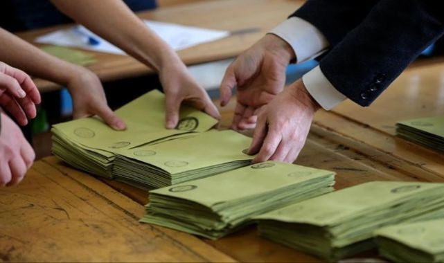 Emekliye zam yapılsaydı AK Parti seçimden birinci parti çıkar mıydı? Son ankette çarpıcı sonuç