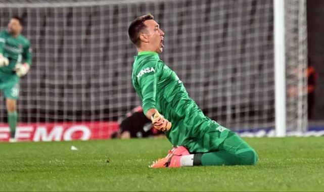 Fernando Muslera'dan Türkçe serzeniş: Allah her şeyi biliyor