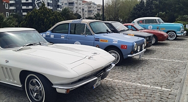 KLASİK OTOMOBİLLER RÜZGAR ŞEHRİ ÇANAKKALE’DEN RÜZGAR GİBİ GEÇTİ