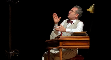 Ünlü sanatçı Ferhat Göçer, tek kişilik müzikal