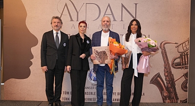 Aydan Kanatlı imzalı 