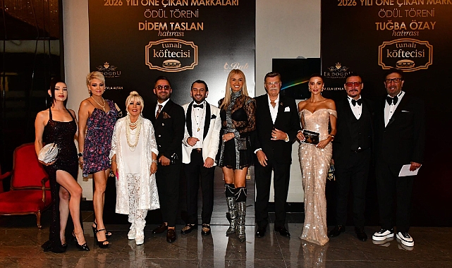 DİVA BÜLENT ERSOY ANKARA'DA GÖZ KAMAŞTIRDI